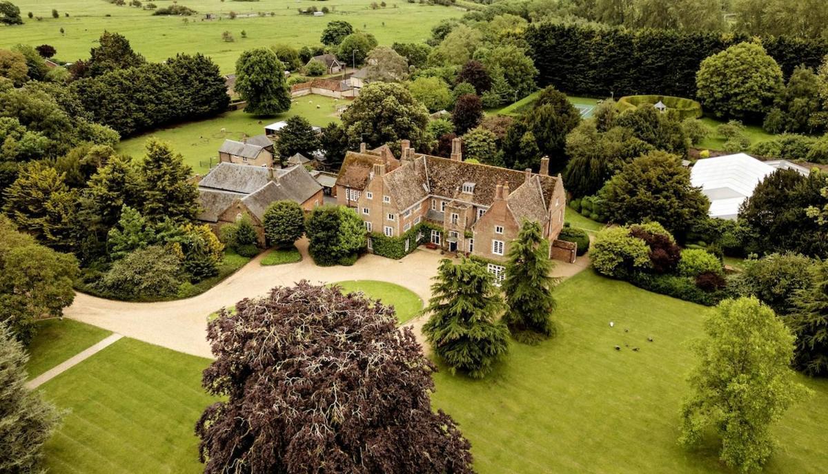Hockwold Hall - Former Royal Residence Hockwold cum Wilton Extérieur photo